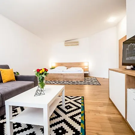 Squash Dependance 酒店 普列维扎